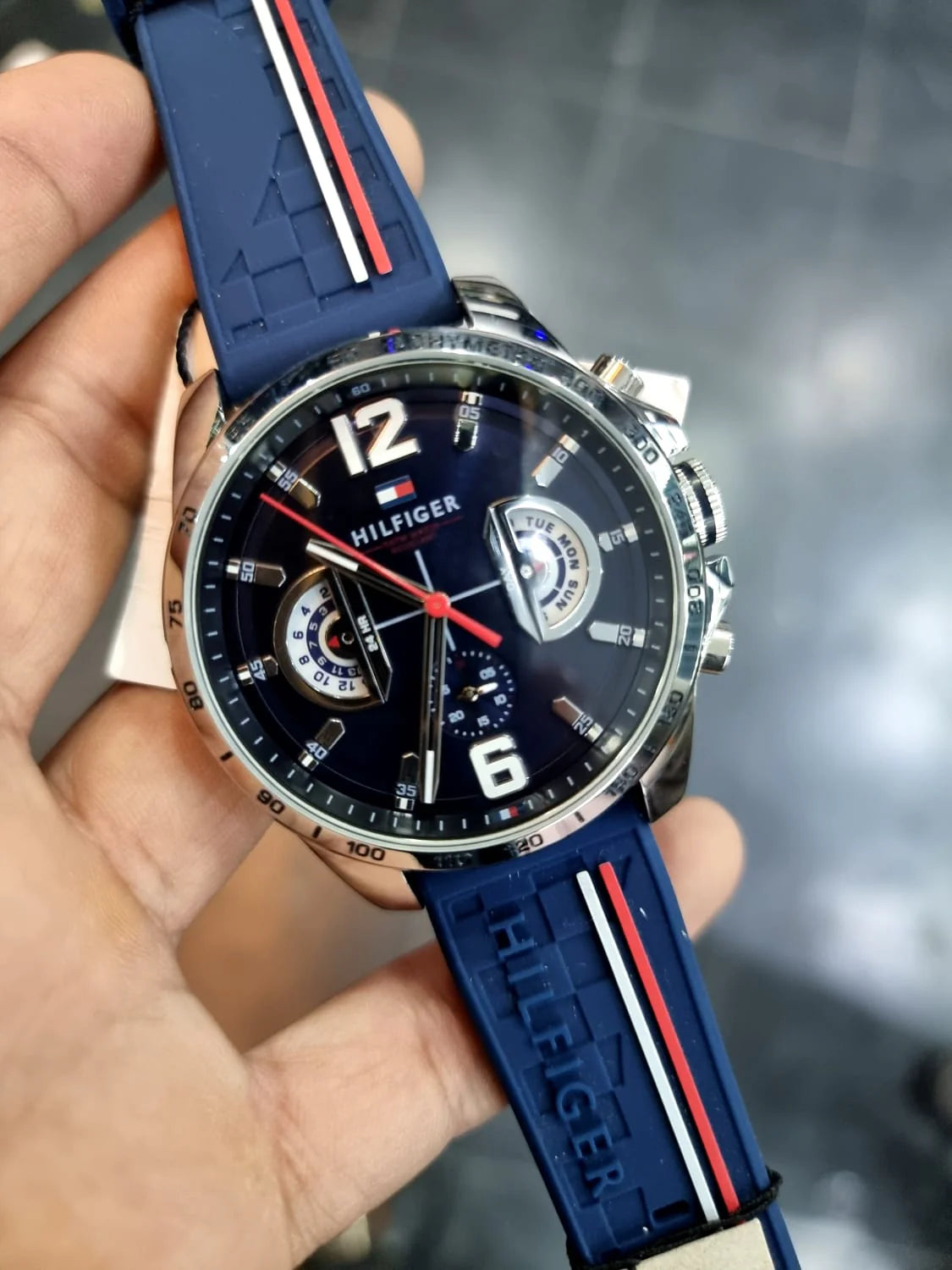 BOGOSS - Tommy Hilfiger - Chronograph - Bracelet sport SILICONE - Coffret d'origine + Sac d'origine