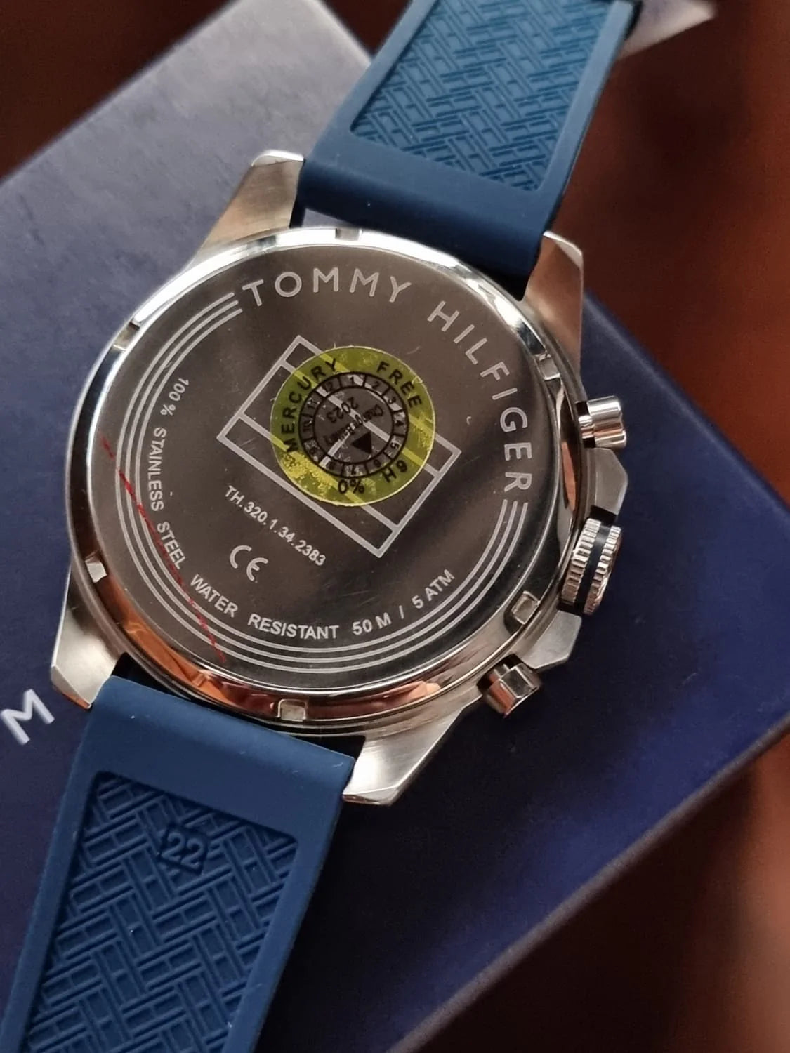 BOGOSS - Tommy Hilfiger - Chronograph - Bracelet sport SILICONE - Coffret d'origine + Sac d'origine