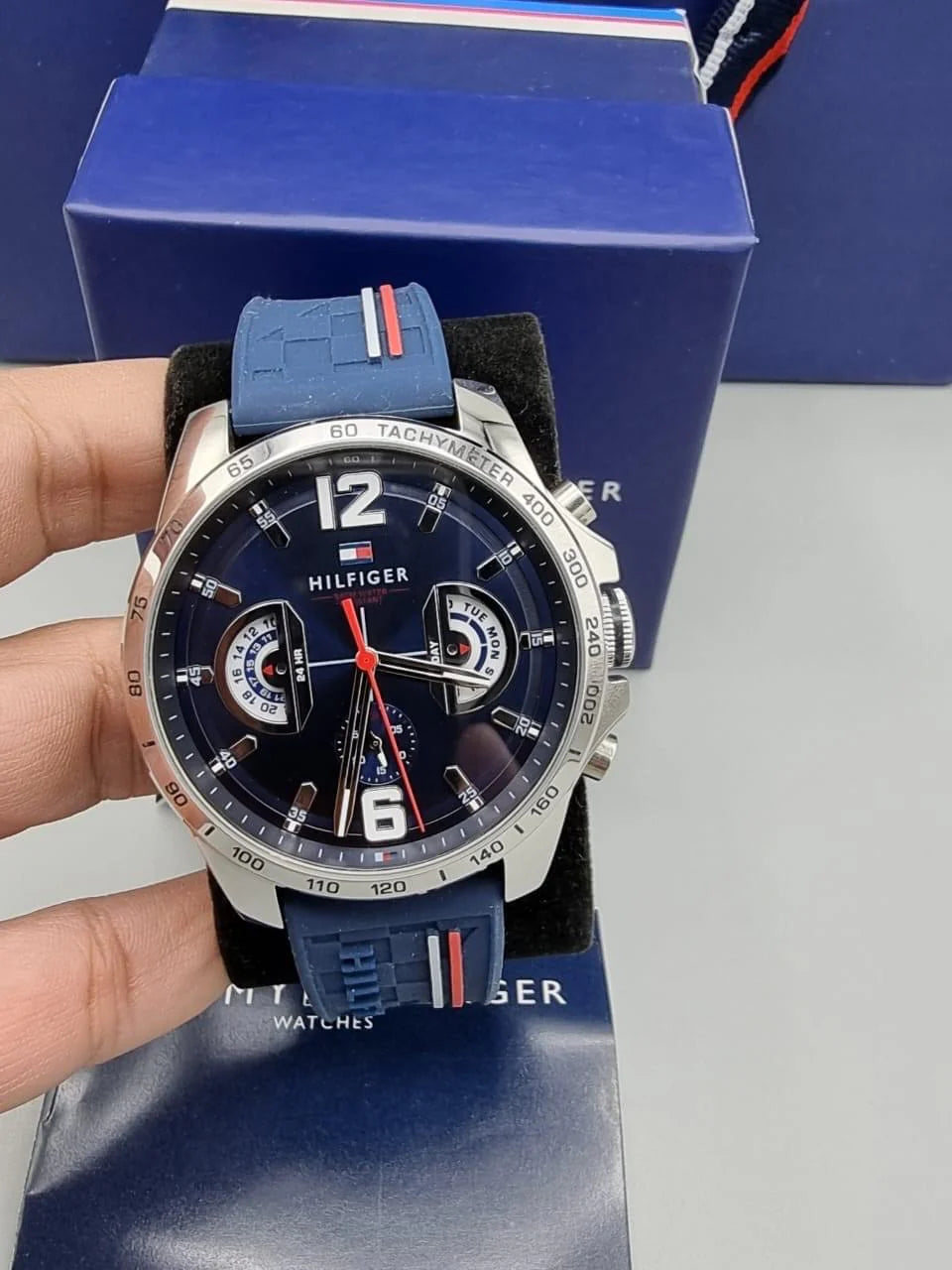 BOGOSS - Tommy Hilfiger - Chronograph - Bracelet sport SILICONE - Coffret d'origine + Sac d'origine